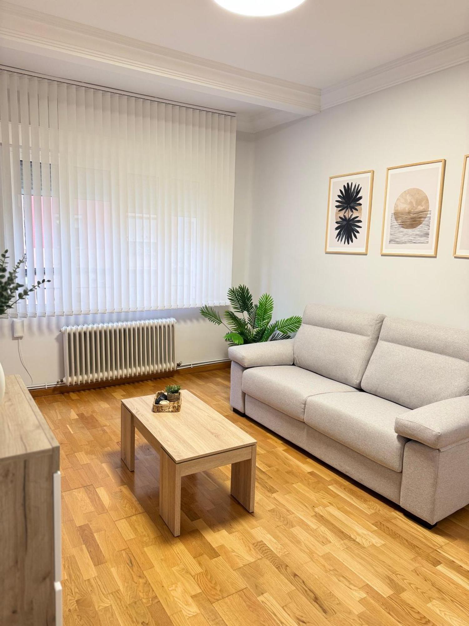 Rioja Centro Ayuntamiento By Apartamentos Logrono Luaran gambar