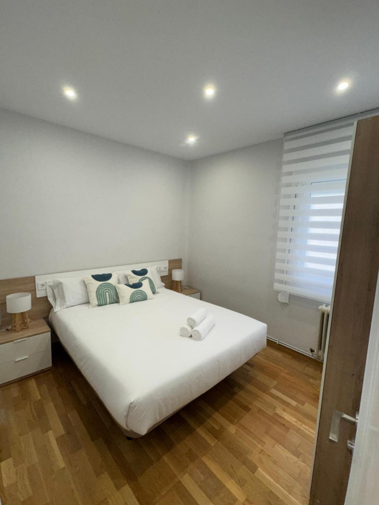 Rioja Centro Ayuntamiento By Apartamentos Logrono Luaran gambar