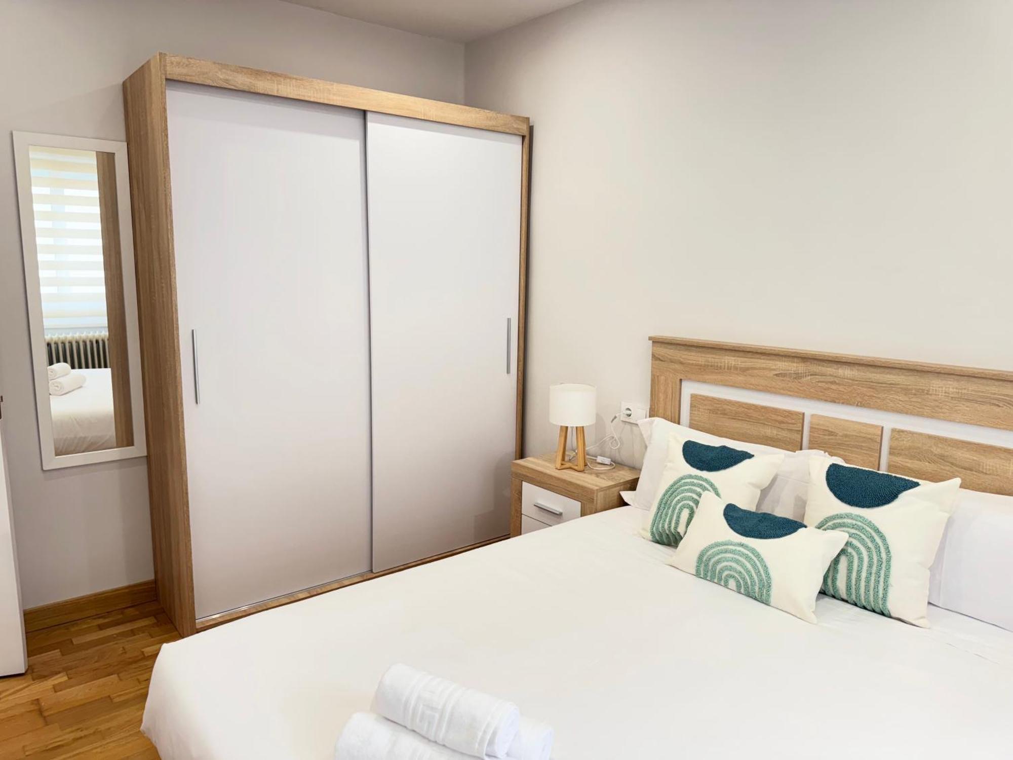 Rioja Centro Ayuntamiento By Apartamentos Logrono Luaran gambar