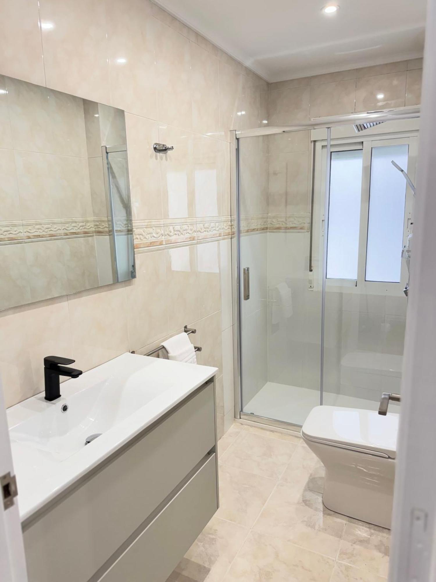 Rioja Centro Ayuntamiento By Apartamentos Logrono Luaran gambar